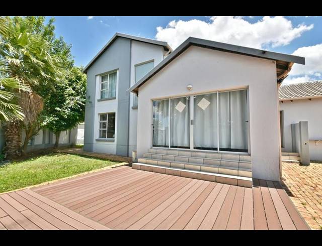 3 BEDROOM HOUSE FOR SALE IN EAGLE CANYON GOLF ESTATE